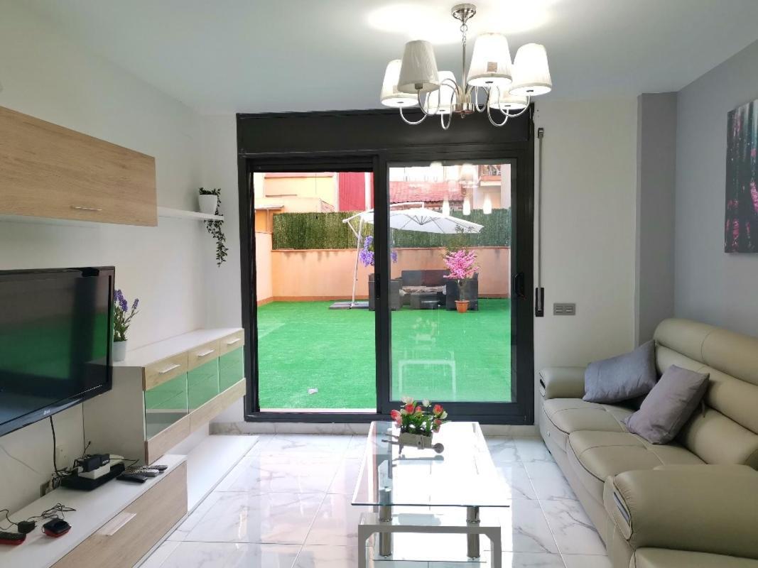 Duplex / Beach 3Min/ Bcn Center 10Min/Tren 2Min Daire Sant Adria de Besos Dış mekan fotoğraf