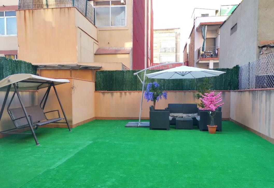 Duplex / Beach 3Min/ Bcn Center 10Min/Tren 2Min Daire Sant Adria de Besos Dış mekan fotoğraf