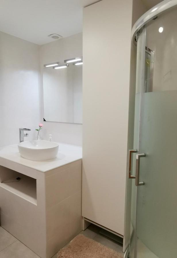 Duplex / Beach 3Min/ Bcn Center 10Min/Tren 2Min Daire Sant Adria de Besos Dış mekan fotoğraf