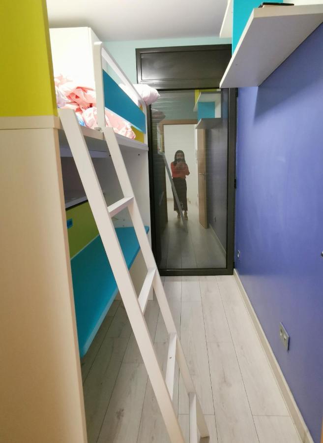 Duplex / Beach 3Min/ Bcn Center 10Min/Tren 2Min Daire Sant Adria de Besos Dış mekan fotoğraf